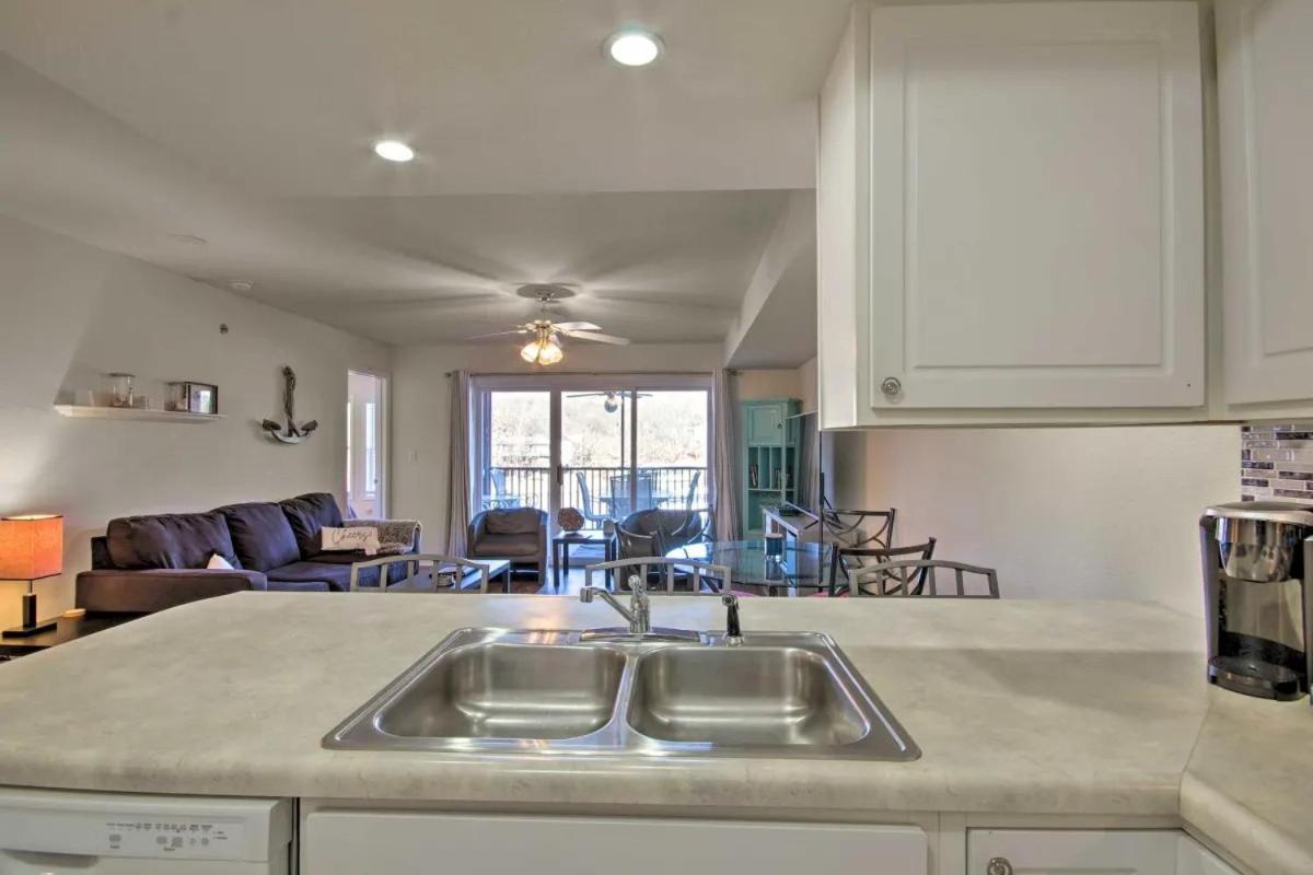 Waterfront Condo With Boat Slip! Lake Ozark Bagian luar foto