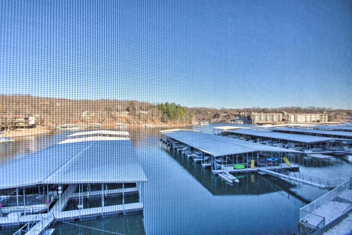 Waterfront Condo With Boat Slip! Lake Ozark Bagian luar foto
